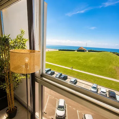 Des Belles Vues De Terrasse Panoramique De 63 M2 Face Ocean Vue Exceptionnelle A Pied Emplacement Unique Parking Gratuit *